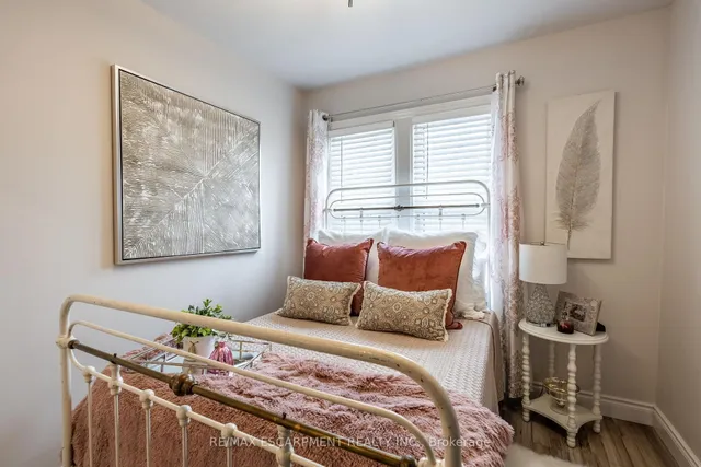 Additional image 17 of 925 Garth St