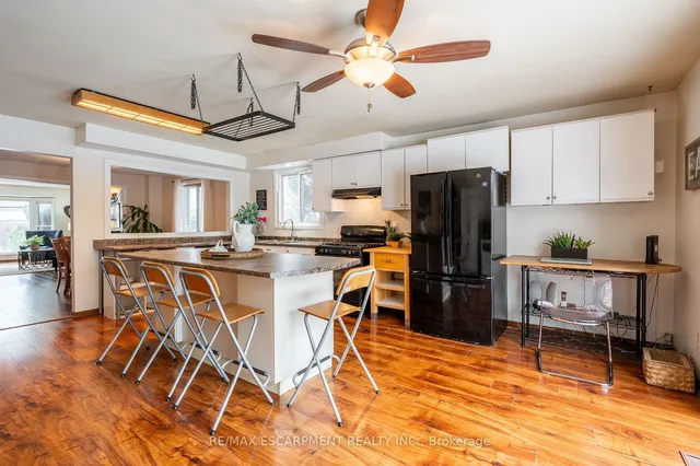 Additional image 9 of 687 Penny Lane