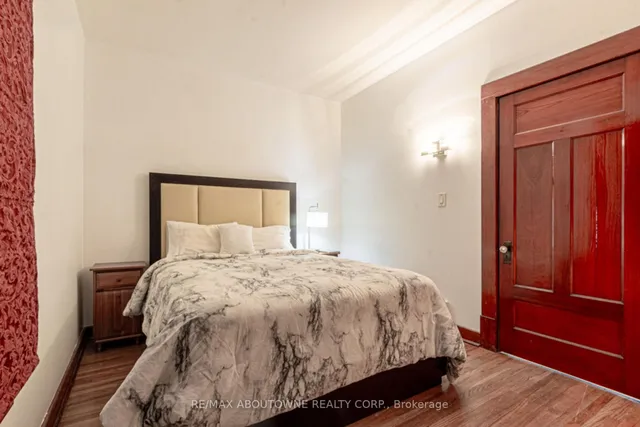 Additional image 25 of 27 Fairview Ave