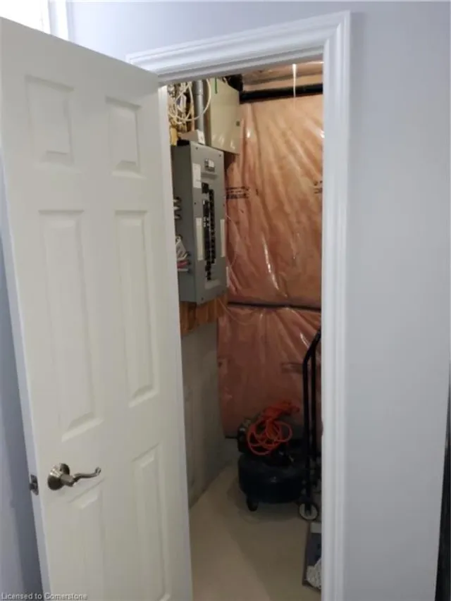 Additional image 28 of 18 Rideau Cres