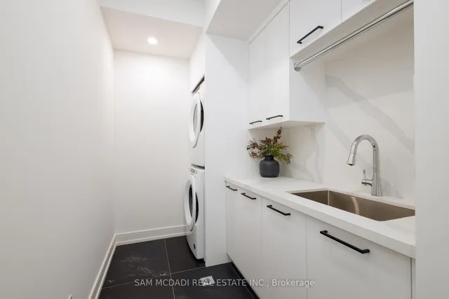 Additional image 32 of 24 Twenty First St