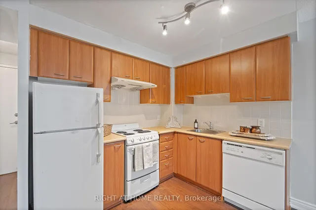 Additional image 10 of 36 Lee Centre Dr Unit 1505