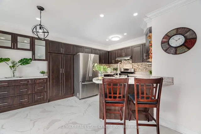 Additional image 15 of 577 Caverhill Cres