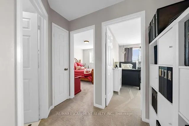 Additional image 23 of 104 FOXBOROUGH Dr