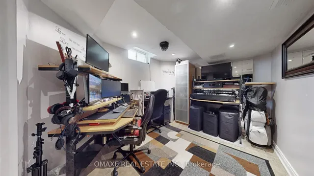 Additional image 37 of 1 Deckman St