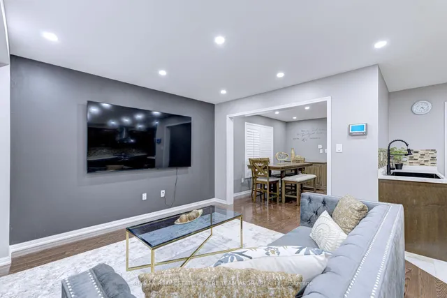 Additional image 13 of 23 Berberis Cres