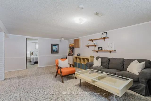 Additional image 21 of 18 Marion Cres