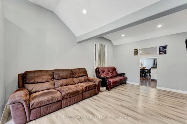 Additional image 5 of 159 Grosvenor Ave