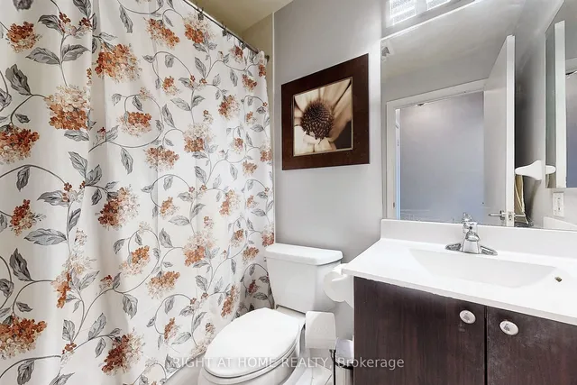 Additional image 17 of 181 Village Green Sq Unit 1218