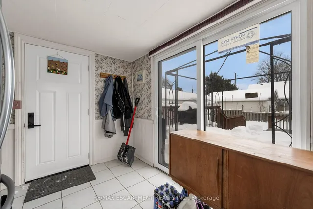 Additional image 21 of 215 Walter Ave