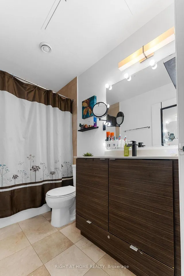 Additional image 19 of 59 Annie Craig Dr Unit 715