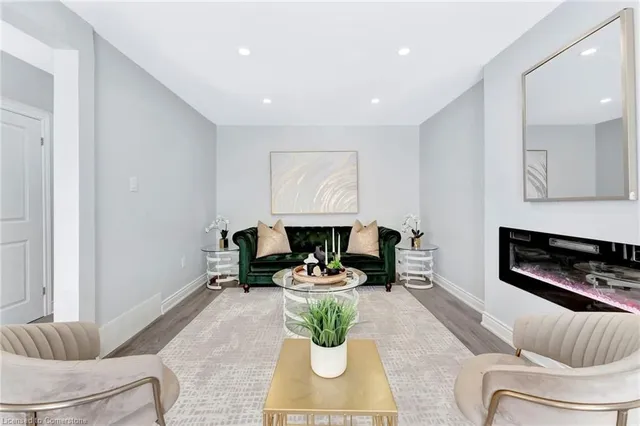 Additional image 7 of 449 Acadia Dr