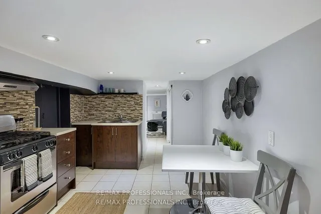 Additional image 32 of 58 Massey St