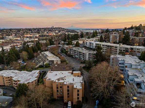 3710 25th Place W UNIT 401, Seattle, WA 98199