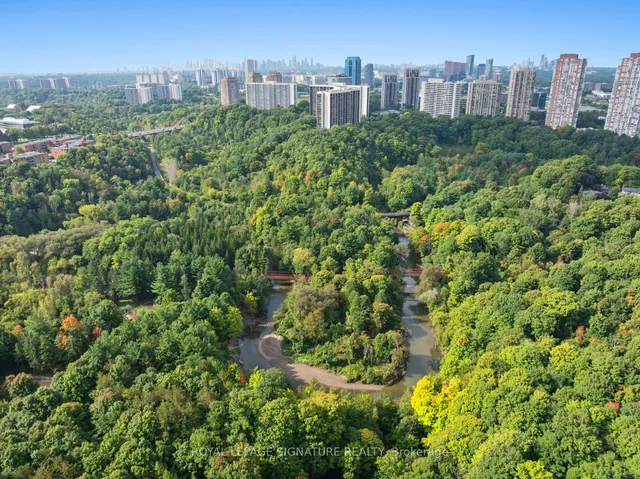 Additional image 34 of 11 Comet Crt