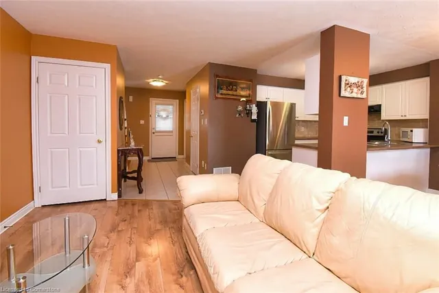 Additional image 12 of 11 Longview Dr