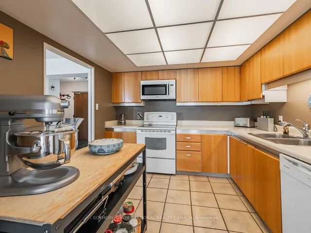 Additional image 14 of 65 Harbour Sq Unit 2204