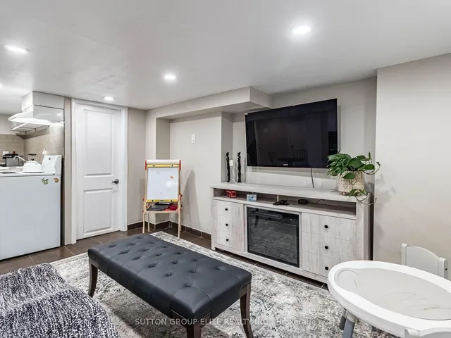 Additional image 35 of 461 Donlands Ave