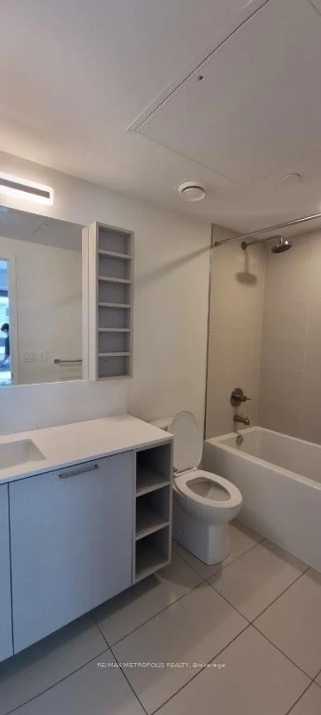 Additional image 11 of 19 Western Battery Rd Unit 2603