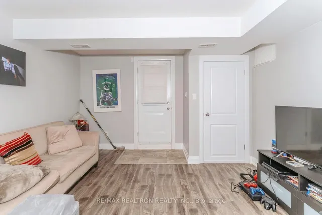 Additional image 25 of 2833 St. Clair Ave