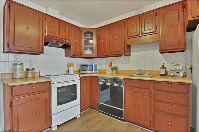 Additional image 8 of 218 East 44th St