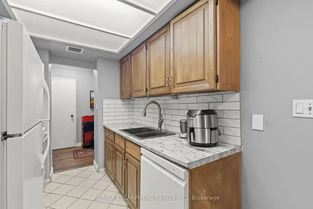 Additional image 13 of 120 Duke St Unit 805