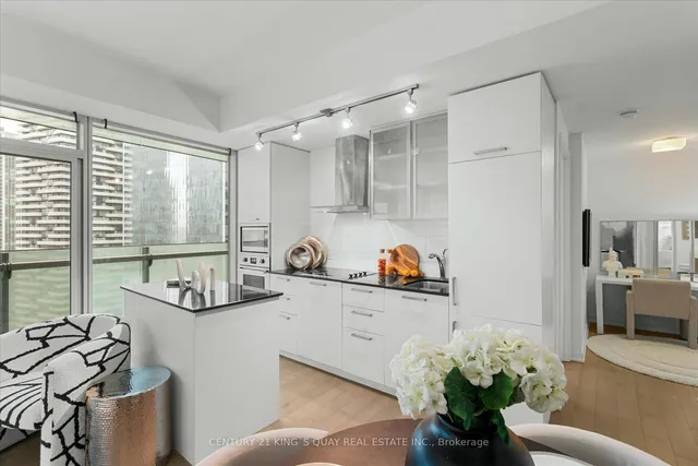 Additional image 13 of 12 York St Unit 2410