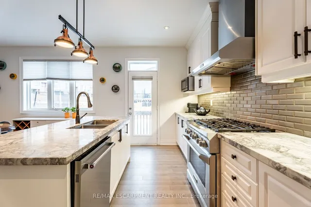 Additional image 11 of 266 Humphrey St