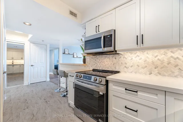 Additional image 10 of 2199 Sixth Line Unit 206