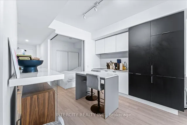 Additional image 6 of 33 Helendale Ave Unit 2407