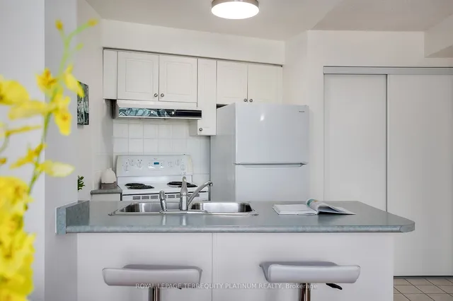 Additional image 16 of 650 Queens Quay Unit 1123