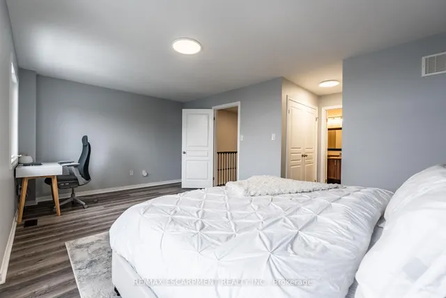 Additional image 21 of 173 Penny Lane