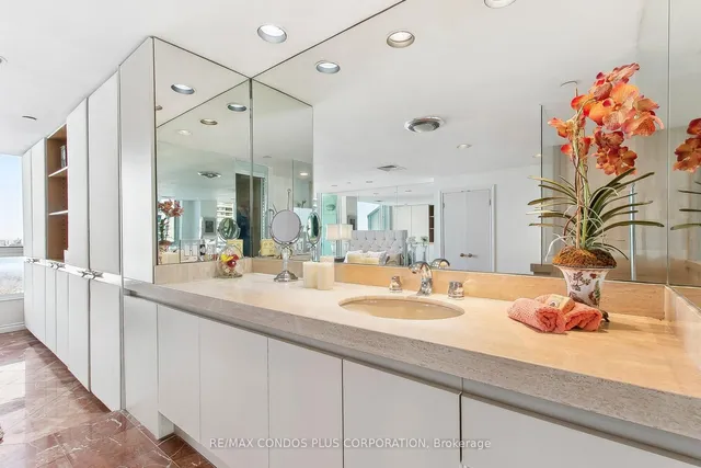 Additional image 2 of 211 Queens Quay Unit 1013