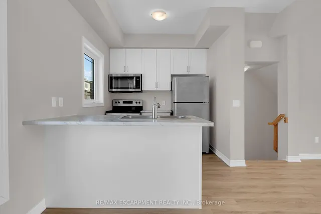 Additional image 11 of 19 Picardy Dr Unit 6