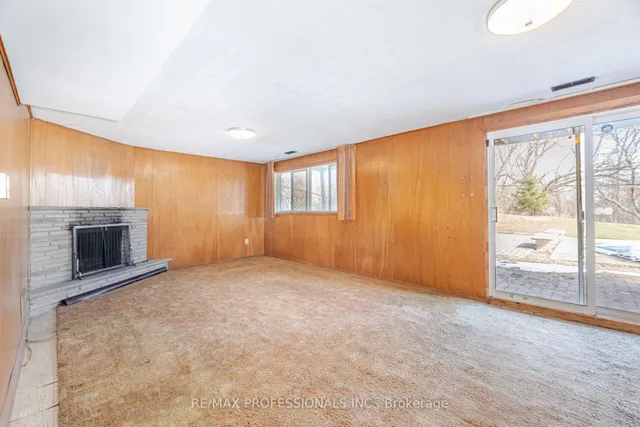 Additional image 34 of 37 Thicket Rd