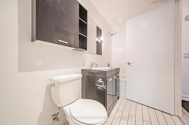 Additional image 37 of 33 Singer Crt Unit 2910