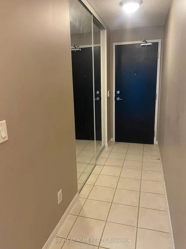 Additional image 6 of 18 Yonge St Unit 1116