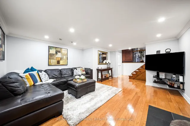 Additional image 28 of 1045 Bloor St