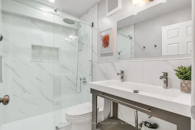 Additional image 21 of 988 Sheppard Ave Unit 21