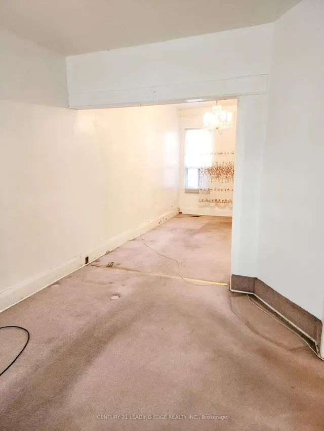 Additional image 44 of 635 Coxwell Ave