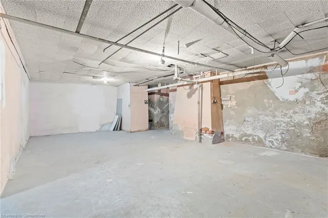 Additional image 42 of 17 Webber Ave