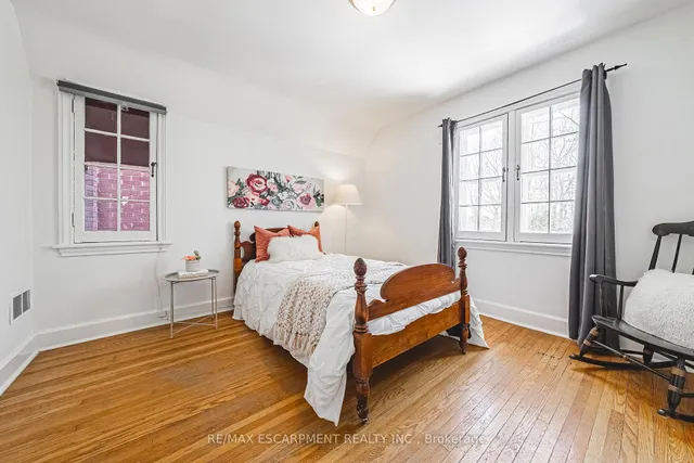 Additional image 27 of 34 Chedoke Ave