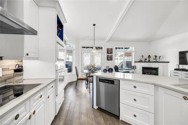 Additional image 21 of 86 Silverbirch Blvd