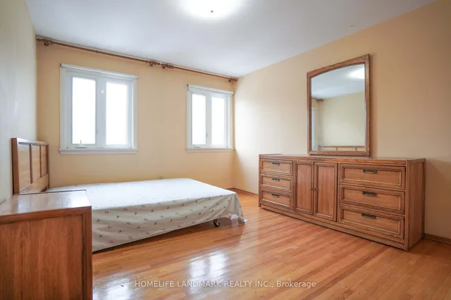 Additional image 29 of 52 Yellowstone St