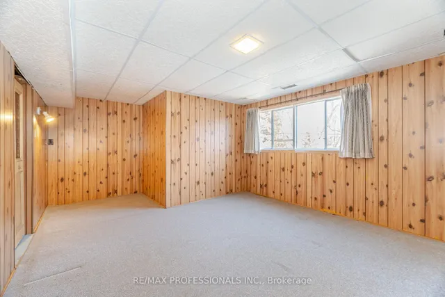 Additional image 37 of 37 Thicket Rd