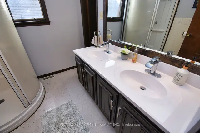 Additional image 27 of 162 Beland Ave