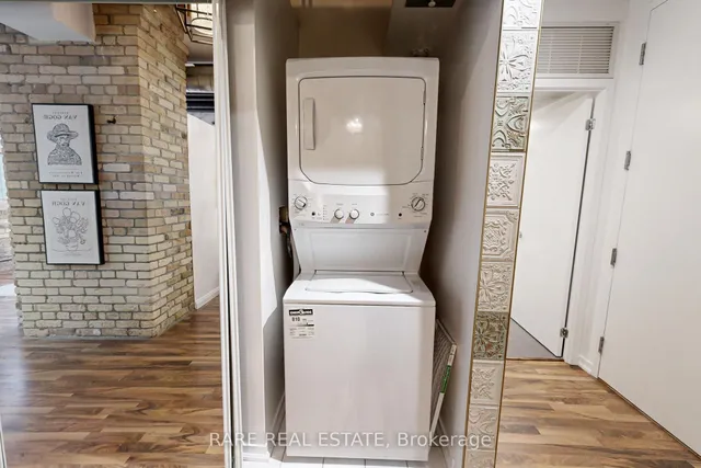 Additional image 32 of 736 Dundas St Unit 101