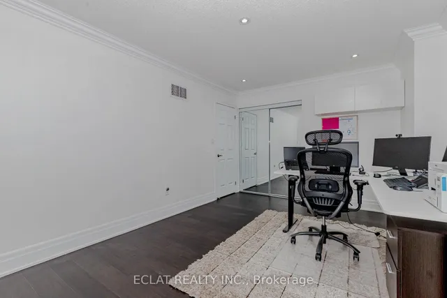 Additional image 34 of 32 Nanaimo Cres