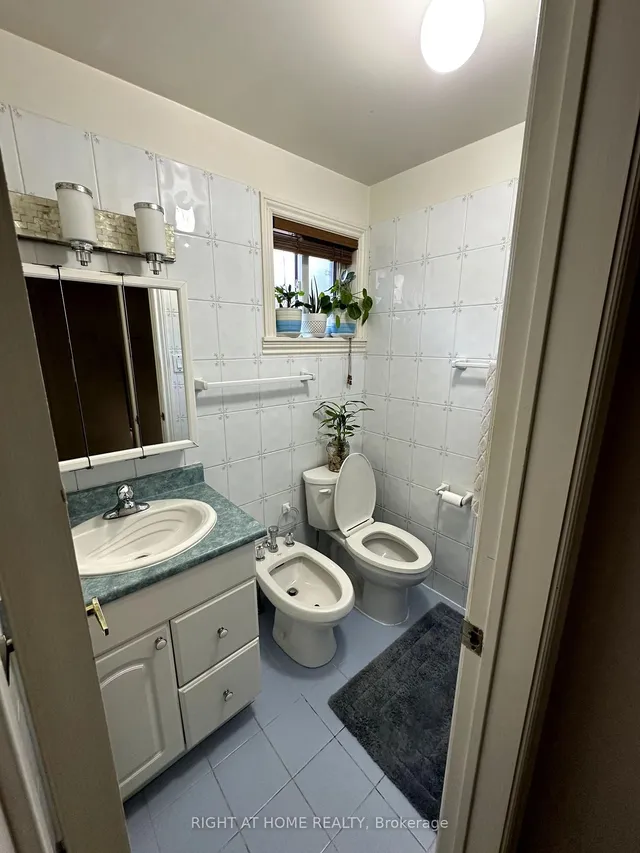 Additional image 16 of 28 Huntington Ave