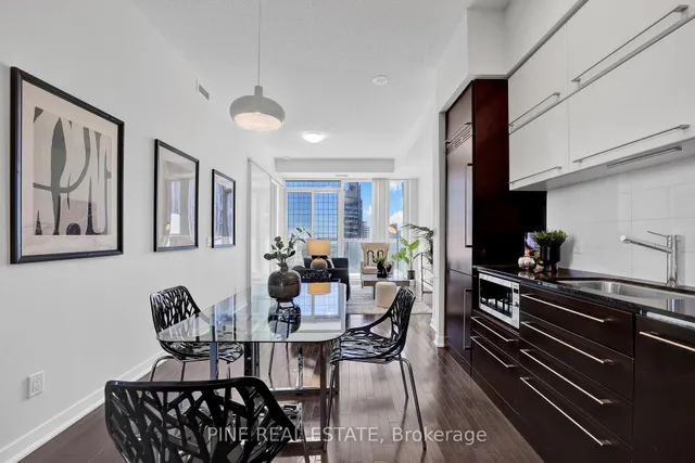Additional image 10 of 770 Bay St Unit 2602